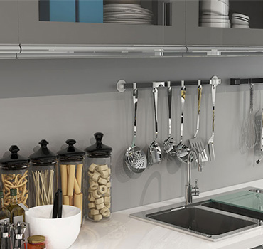 Design personalizzato degli armadi da cucina in grigio resistente agli agenti atmosferici